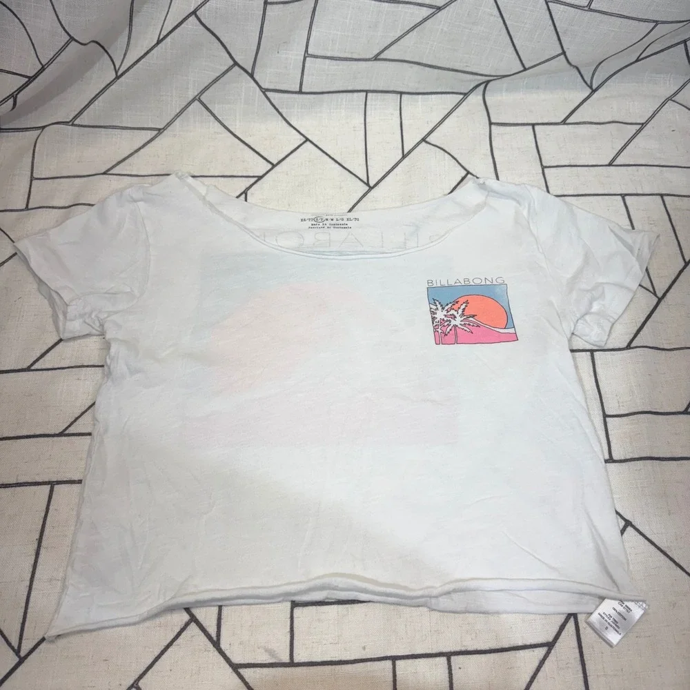 Billabong Hawaii Graphic T-Shirt Small White Cropped Raw‎ Hem Sunset Palm Tree